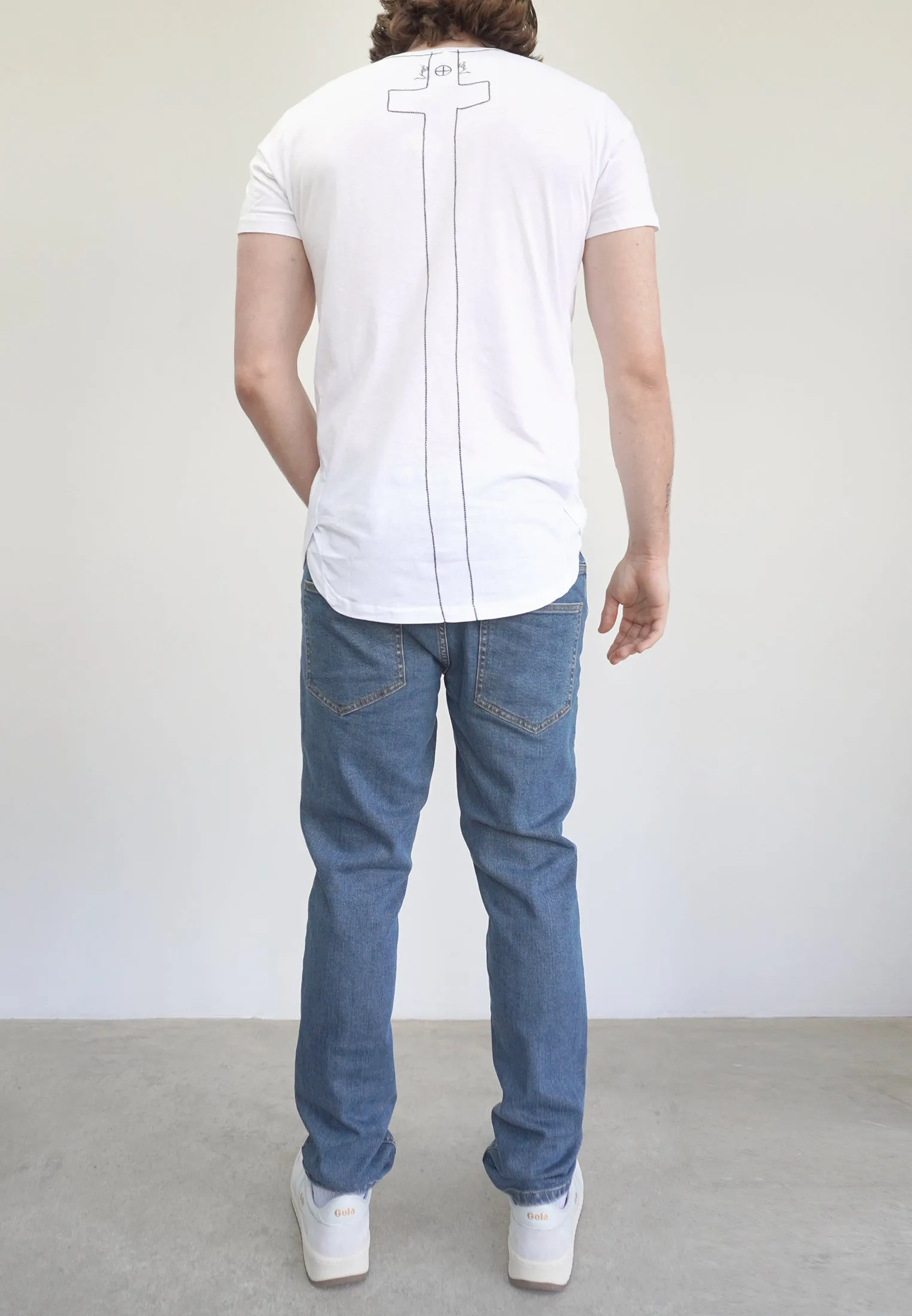 ESSENTIAL SWAG CURVED HEM WHITE T-SHIRT